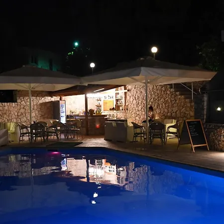 Aparthotel Viaros 4*