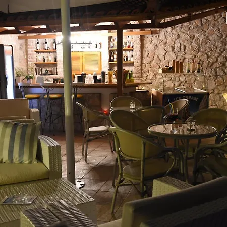 Viaros Aparthotel 4*