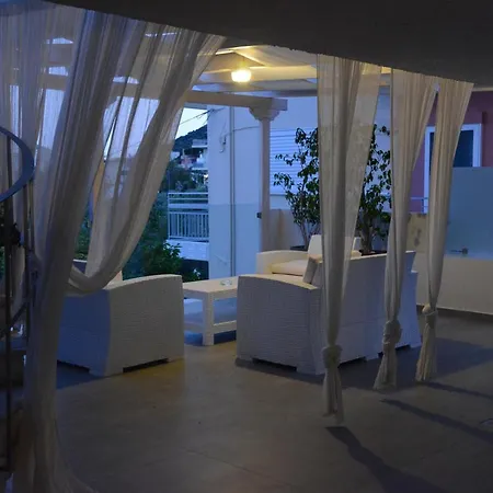 Viaros Aparthotel 4*