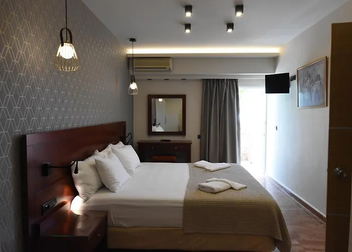 Viaros Aparthotel 4*