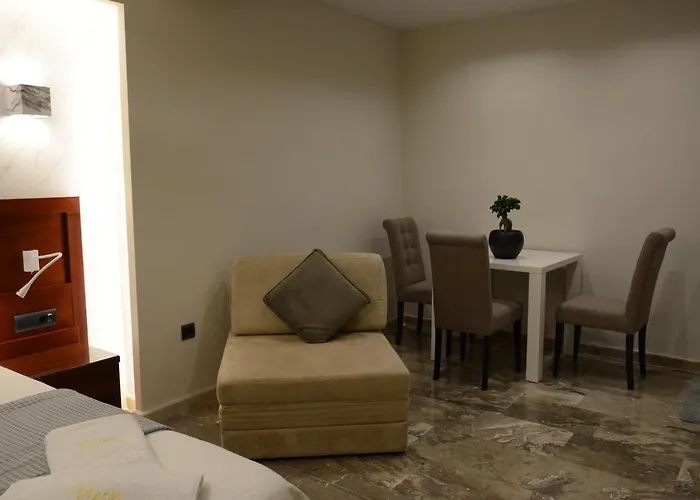 Aparthotel Viaros 4*