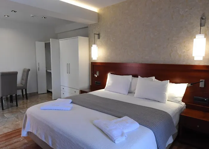 Viaros Aparthotel 4*