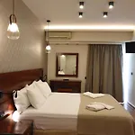 Viaros Aparthotel