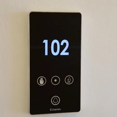 Viaros Apartahotel 4*