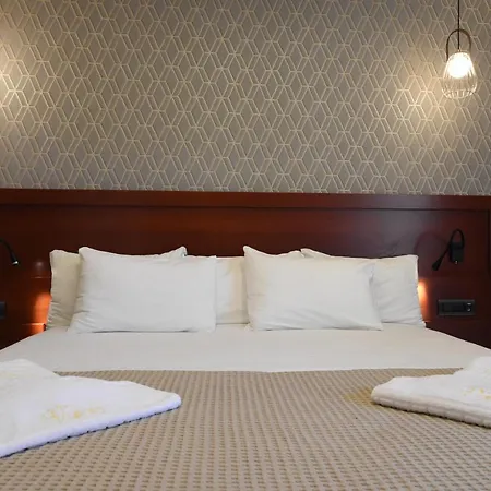 Viaros Apartahotel Tolón