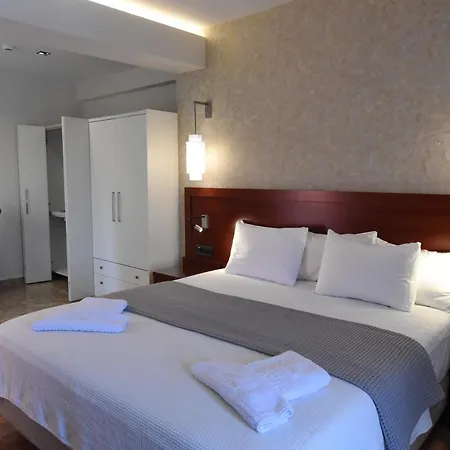 Viaros Aparthotel 3*