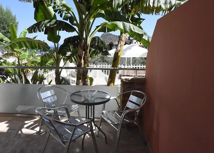 Viaros Apartmanhotel 4*