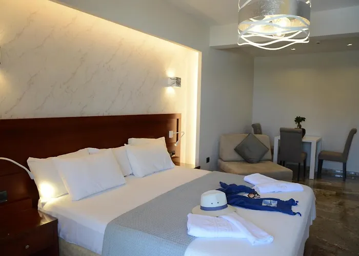 Aparthotel Viaros 4*