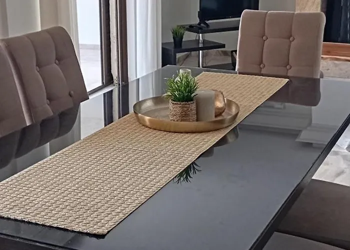 شقة فندقية فياروس للشقق الفندقية 4*