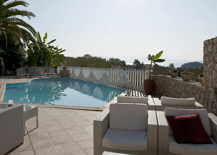 فياروس للشقق الفندقية 4*