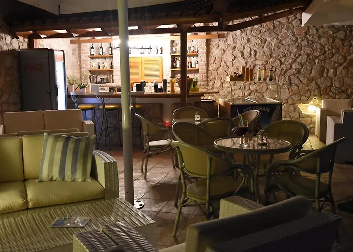 Viaros Apartmanhotel 4*