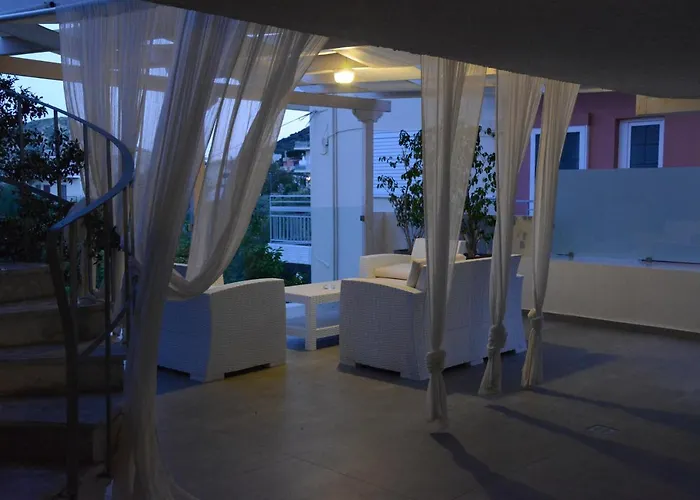 Viaros Apartmanhotel 4*